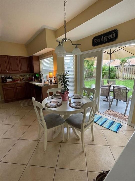 For Rent: $3,070 (4 beds, 2 baths, 2142 Square Feet)