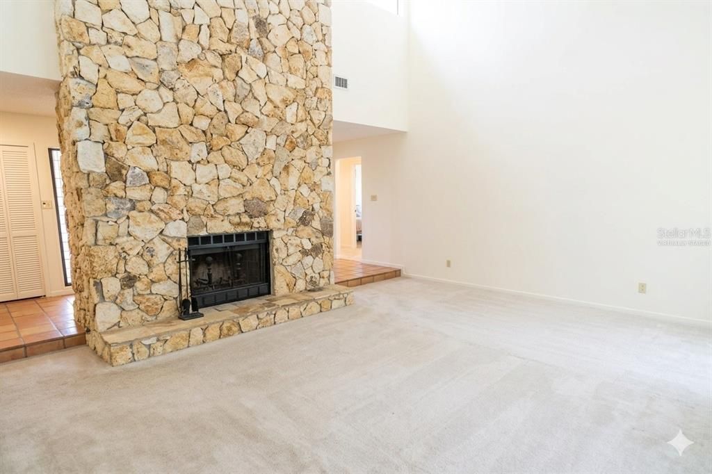 Active With Contract: $420,000 (3 beds, 2 baths, 2074 Square Feet)