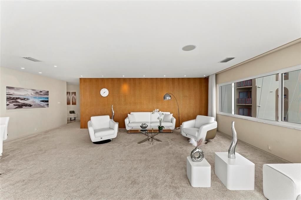 В аренду: $12,500 (2 спален, 2 ванн, 1612 Квадратных фут)