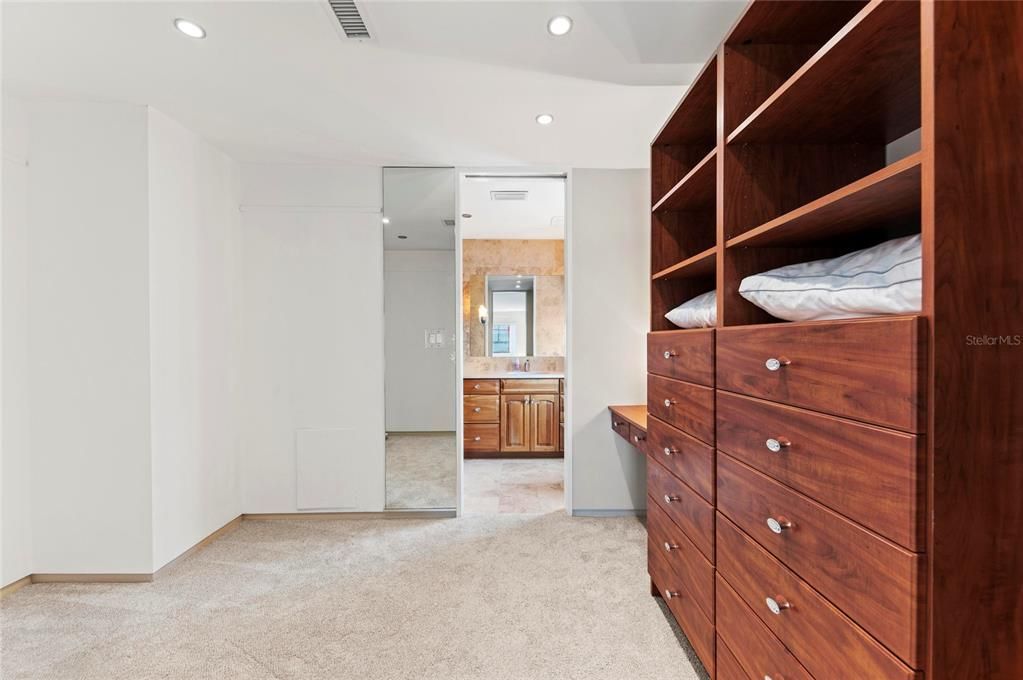 В аренду: $12,500 (2 спален, 2 ванн, 1612 Квадратных фут)
