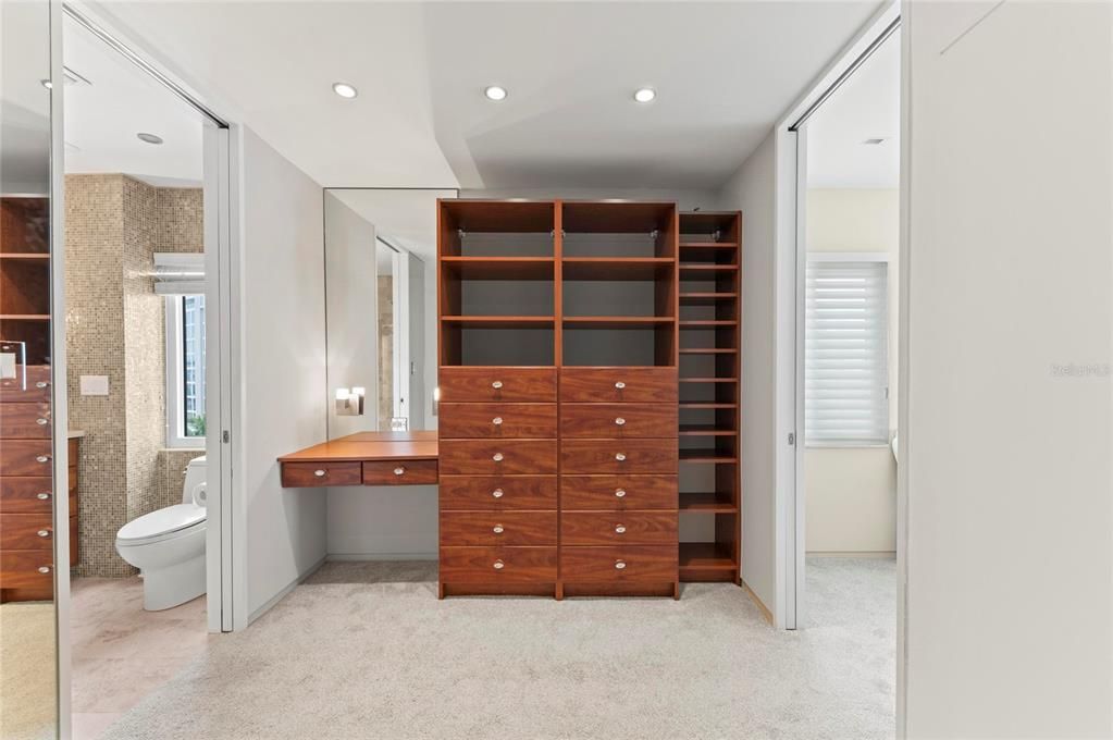В аренду: $12,500 (2 спален, 2 ванн, 1612 Квадратных фут)