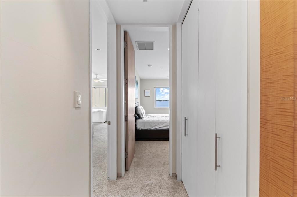 В аренду: $12,500 (2 спален, 2 ванн, 1612 Квадратных фут)