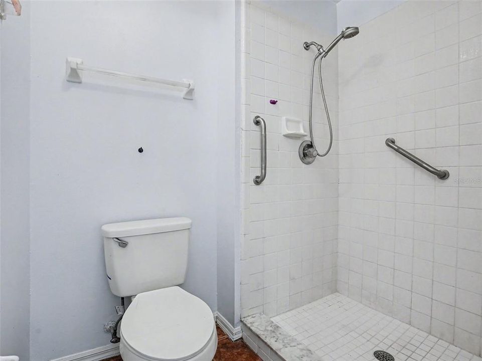 Active With Contract: $375,000 (3 beds, 2 baths, 1579 Square Feet)