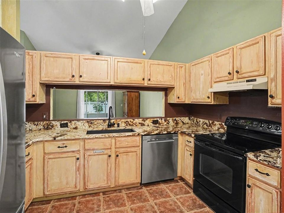 Active With Contract: $375,000 (3 beds, 2 baths, 1579 Square Feet)