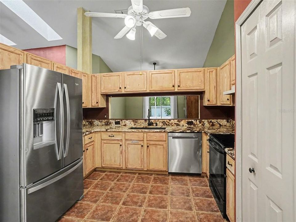 Active With Contract: $375,000 (3 beds, 2 baths, 1579 Square Feet)