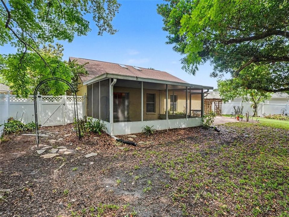 Active With Contract: $375,000 (3 beds, 2 baths, 1579 Square Feet)
