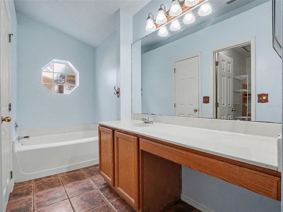 Active With Contract: $375,000 (3 beds, 2 baths, 1579 Square Feet)
