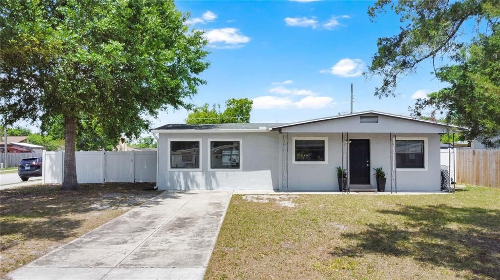 Active With Contract: $315,000 (3 beds, 1 baths, 1165 Square Feet)