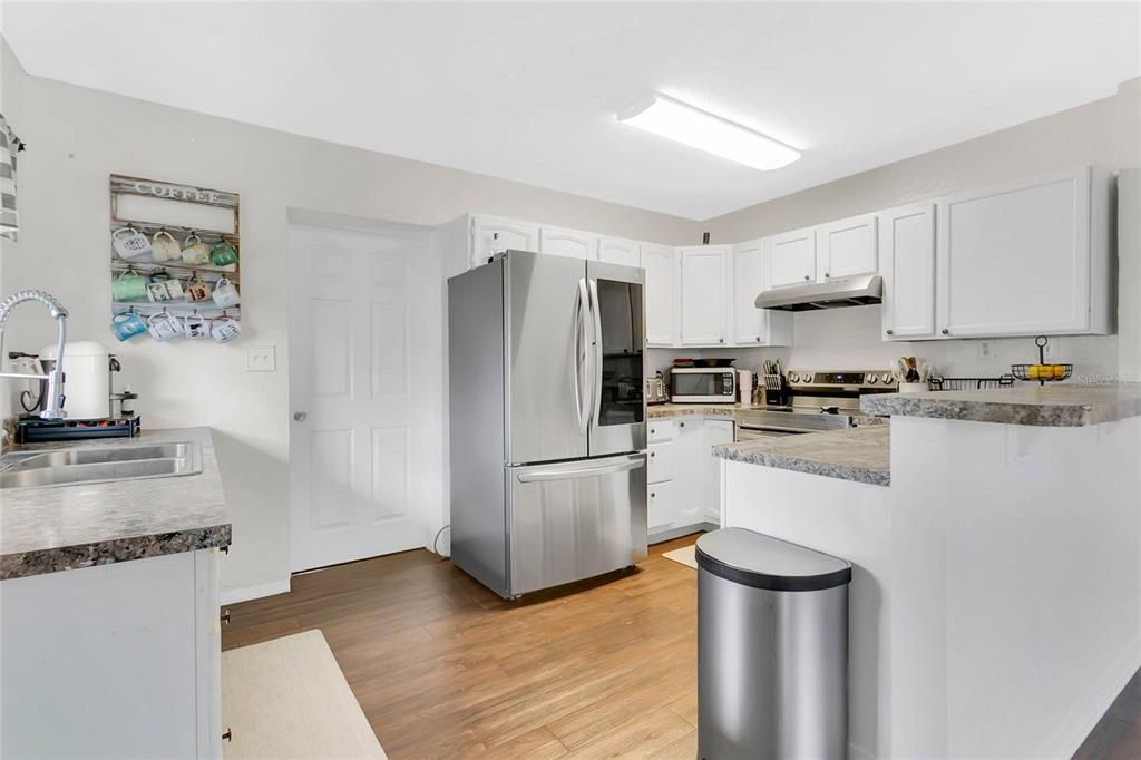 Active With Contract: $315,000 (3 beds, 1 baths, 1165 Square Feet)
