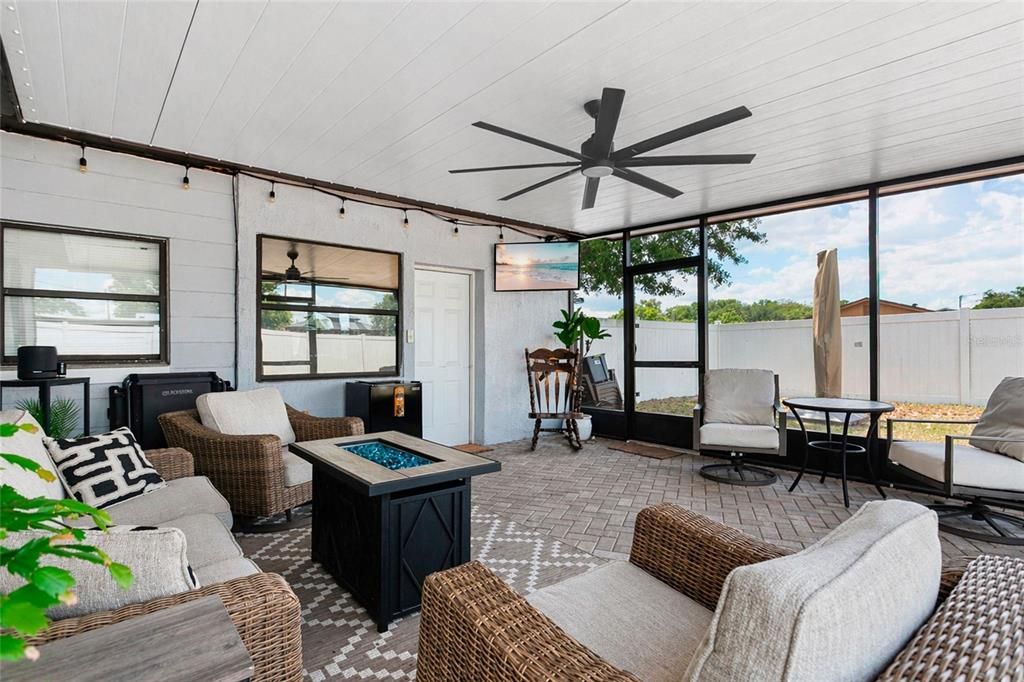 Active With Contract: $315,000 (3 beds, 1 baths, 1165 Square Feet)