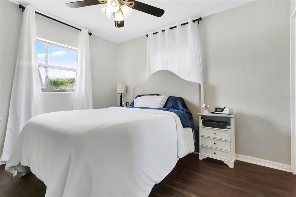 Active With Contract: $315,000 (3 beds, 1 baths, 1165 Square Feet)