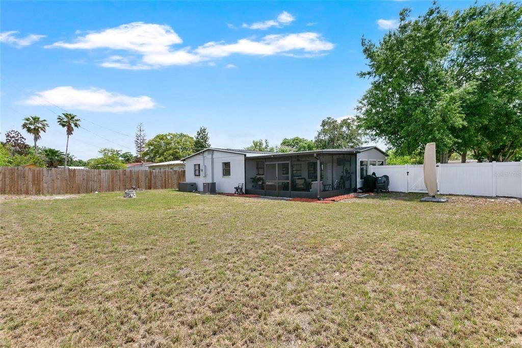 Active With Contract: $315,000 (3 beds, 1 baths, 1165 Square Feet)