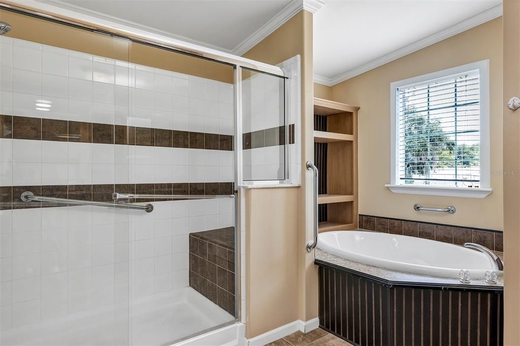 En Venta: $700,000 (4 camas, 2 baños, 2156 Pies cuadrados)