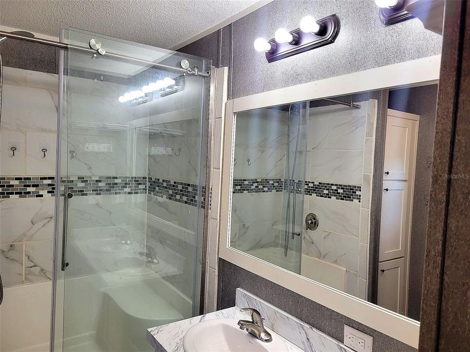 For Sale: $154,000 (3 beds, 2 baths, 1040 Square Feet)