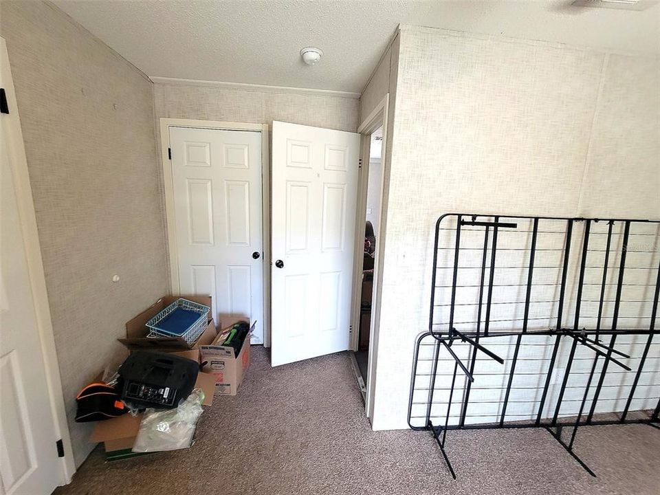 For Sale: $154,000 (3 beds, 2 baths, 1040 Square Feet)
