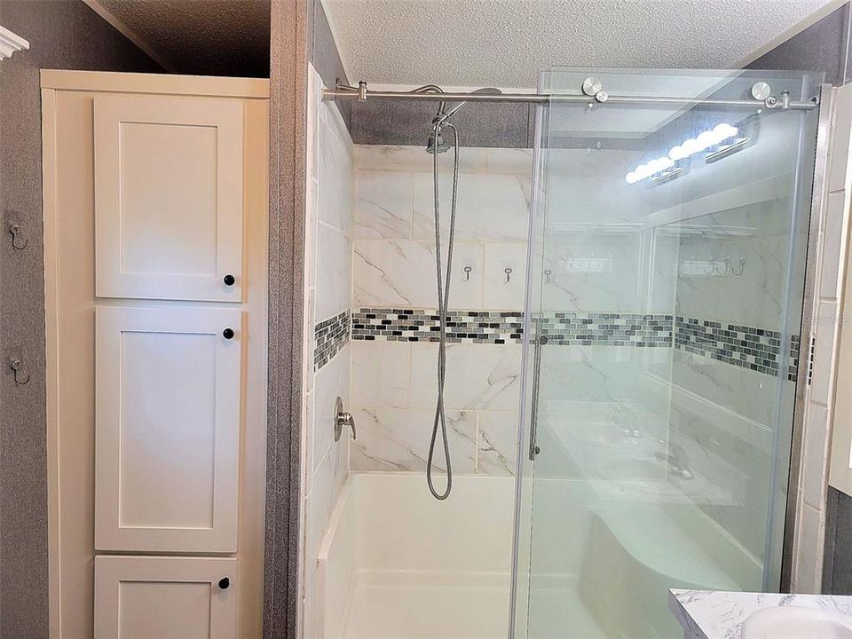 For Sale: $154,000 (3 beds, 2 baths, 1040 Square Feet)