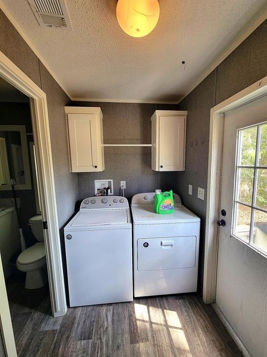 For Sale: $154,000 (3 beds, 2 baths, 1040 Square Feet)