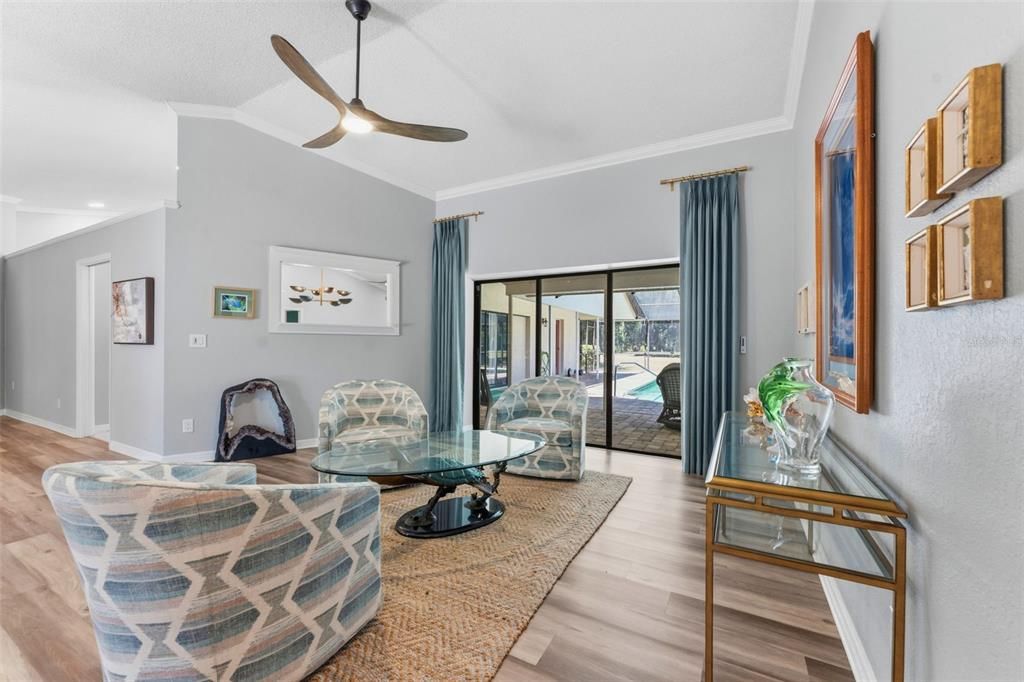 Activo con contrato: $739,900 (5 camas, 3 baños, 2660 Pies cuadrados)