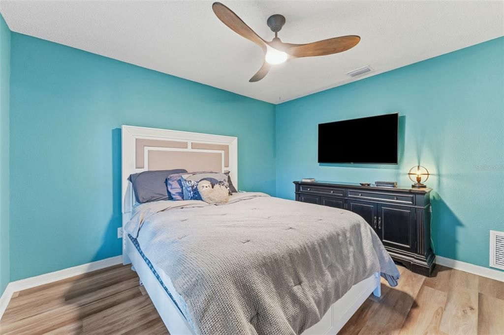 Activo con contrato: $739,900 (5 camas, 3 baños, 2660 Pies cuadrados)
