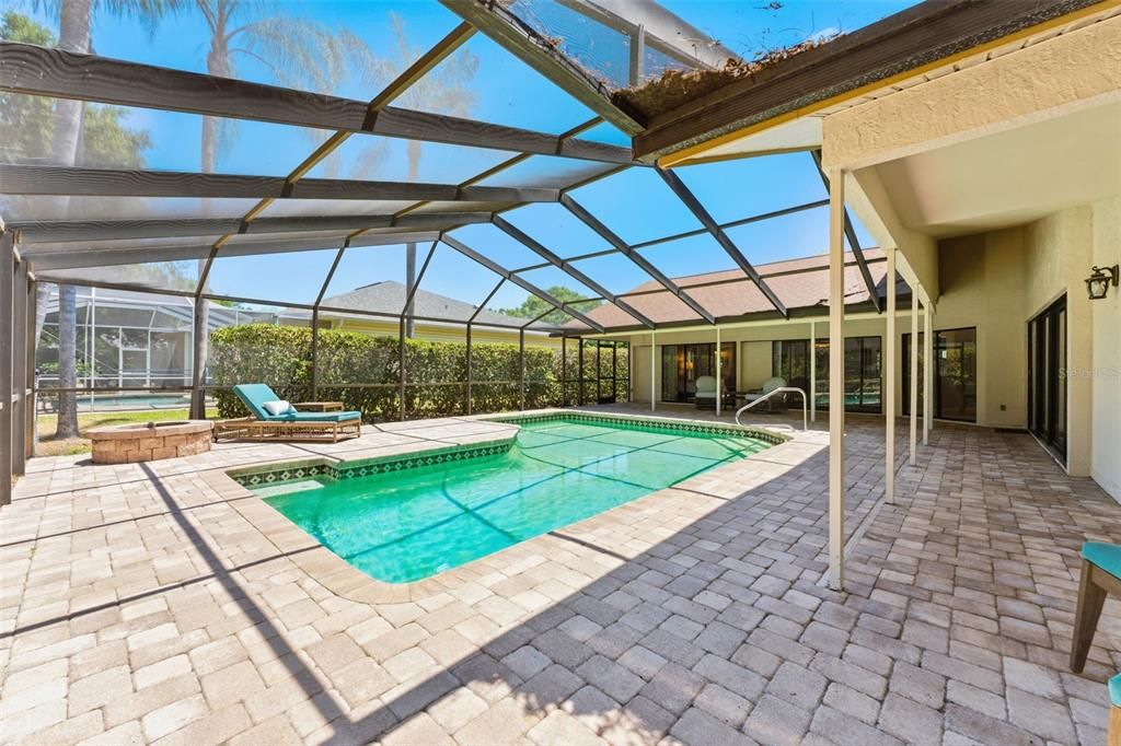 Activo con contrato: $739,900 (5 camas, 3 baños, 2660 Pies cuadrados)