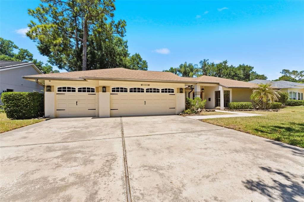 Activo con contrato: $739,900 (5 camas, 3 baños, 2660 Pies cuadrados)