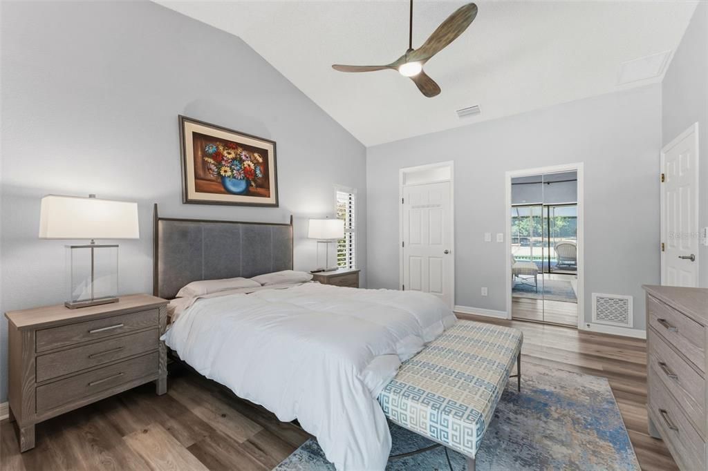 Activo con contrato: $739,900 (5 camas, 3 baños, 2660 Pies cuadrados)
