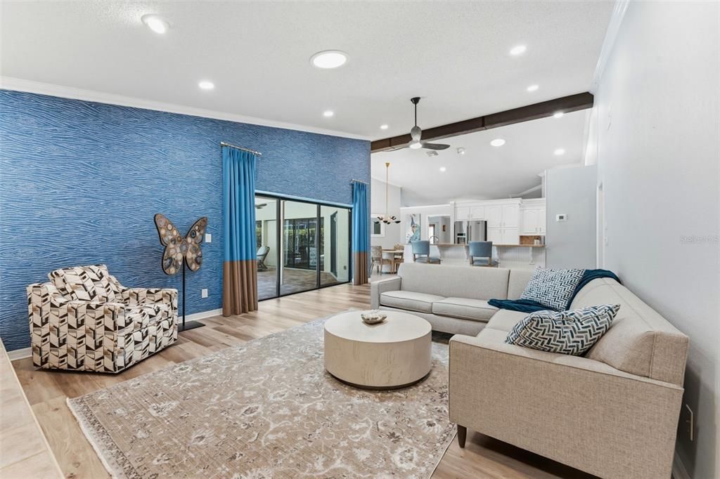 Activo con contrato: $739,900 (5 camas, 3 baños, 2660 Pies cuadrados)