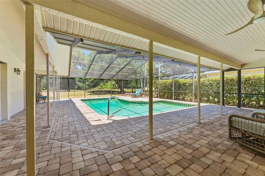Activo con contrato: $739,900 (5 camas, 3 baños, 2660 Pies cuadrados)