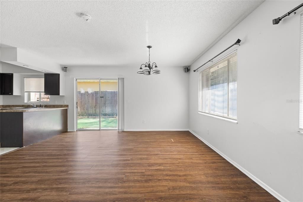 En Venta: $200,000 (2 camas, 1 baños, 949 Pies cuadrados)