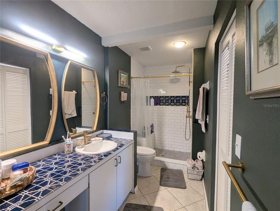 В аренду: $2,100 (2 спален, 2 ванн, 1230 Квадратных фут)