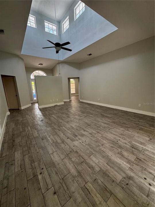 For Rent: $3,100 (3 beds, 2 baths, 1668 Square Feet)