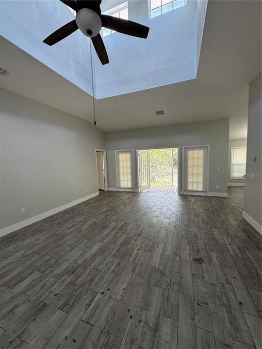 For Rent: $3,100 (3 beds, 2 baths, 1668 Square Feet)