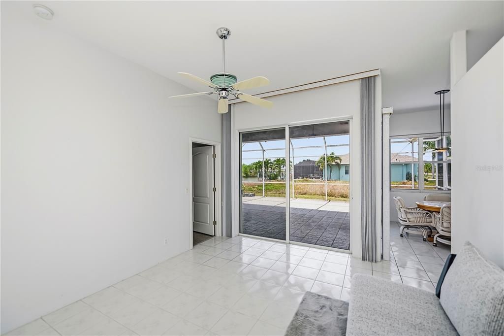 En Venta: $325,000 (3 camas, 2 baños, 2409 Pies cuadrados)