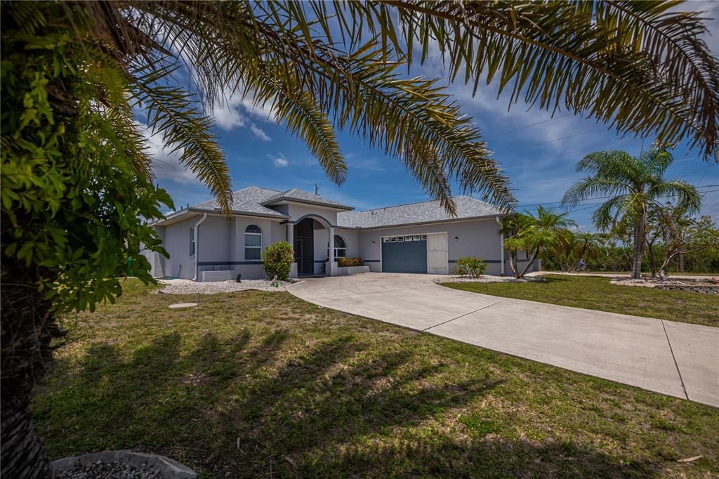 En Venta: $325,000 (3 camas, 2 baños, 2409 Pies cuadrados)