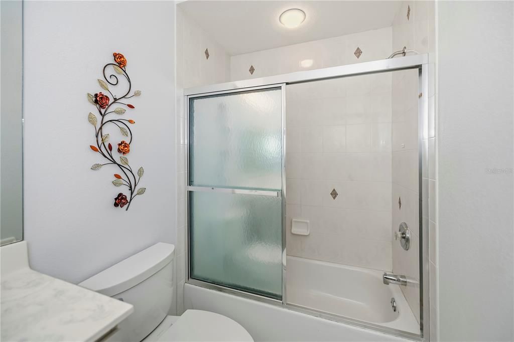 En Venta: $325,000 (3 camas, 2 baños, 2409 Pies cuadrados)