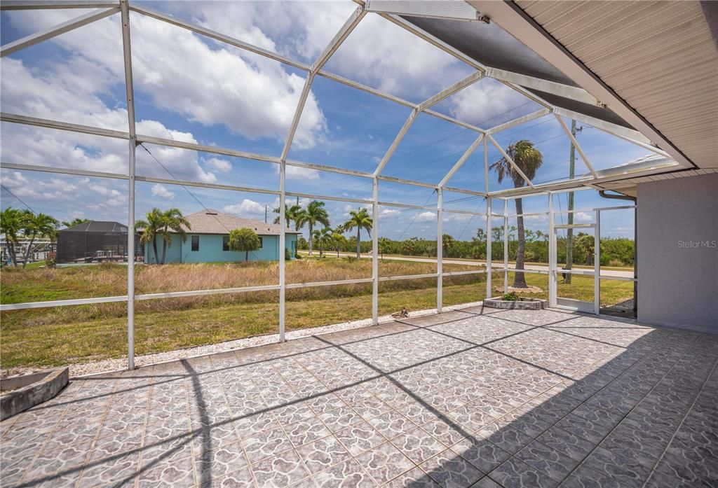 En Venta: $325,000 (3 camas, 2 baños, 2409 Pies cuadrados)