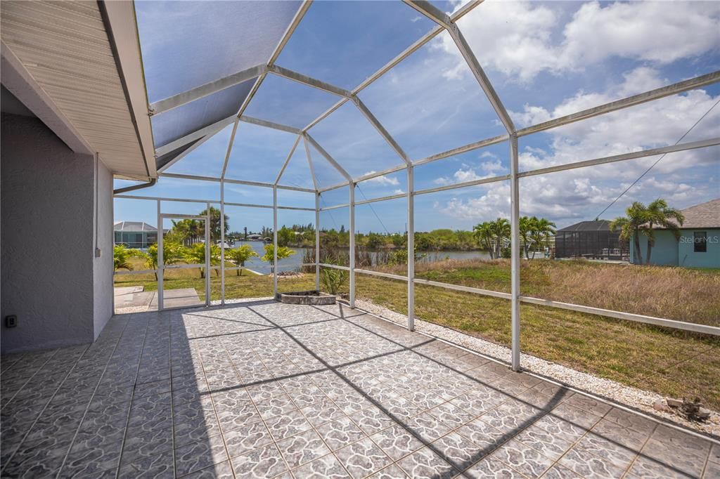 En Venta: $325,000 (3 camas, 2 baños, 2409 Pies cuadrados)