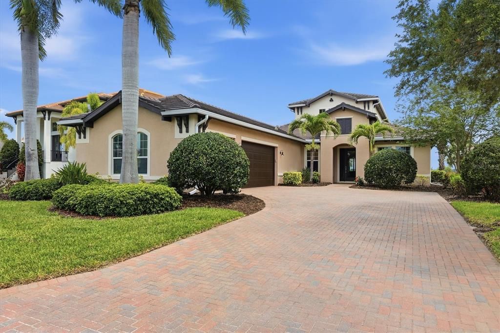 For Sale: $1,095,000 (3 beds, 3 baths, 3565 Square Feet)