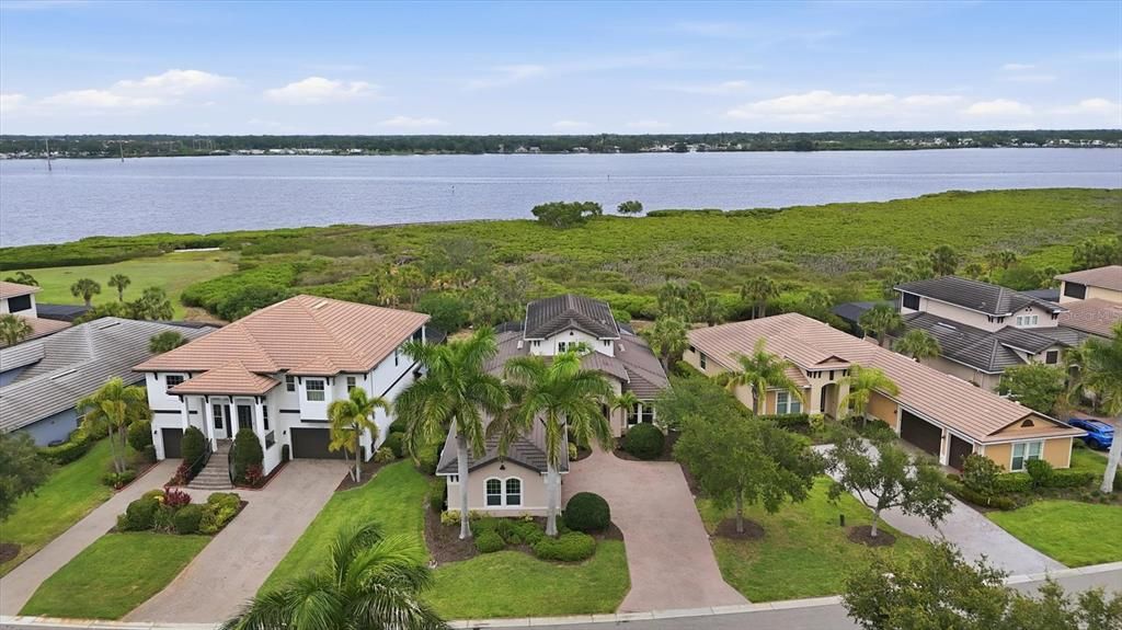 For Sale: $1,095,000 (3 beds, 3 baths, 3565 Square Feet)