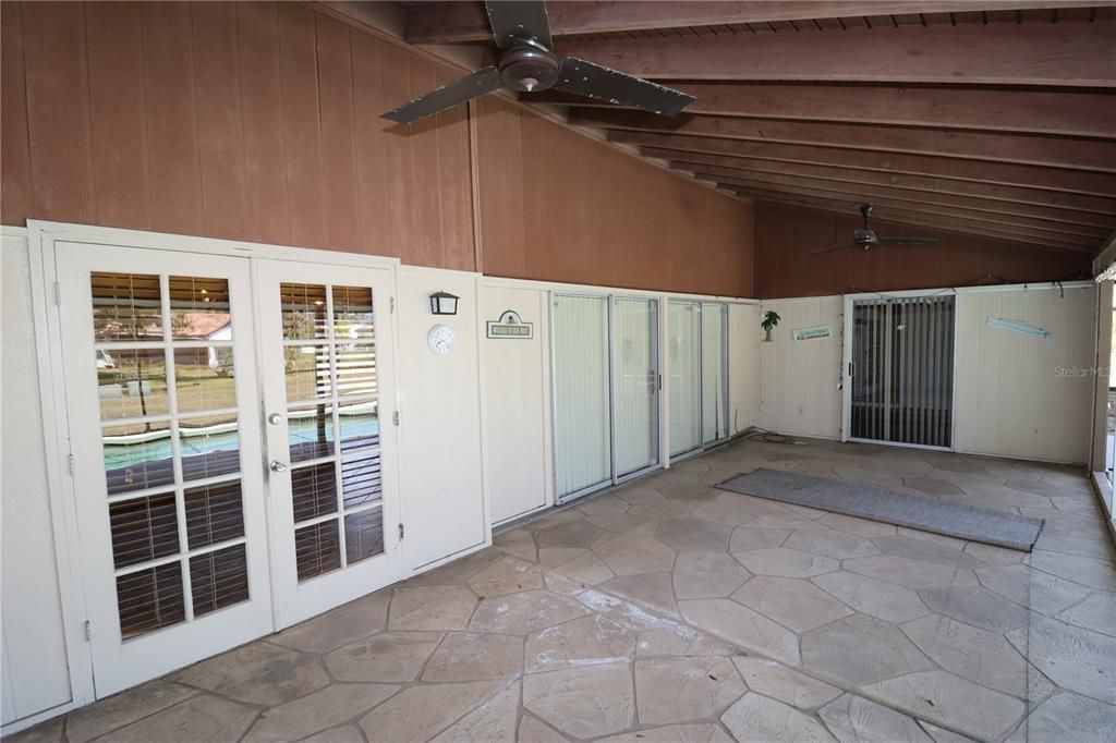 For Rent: $2,400 (3 beds, 2 baths, 1633 Square Feet)