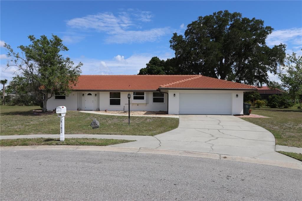 For Rent: $2,400 (3 beds, 2 baths, 1633 Square Feet)