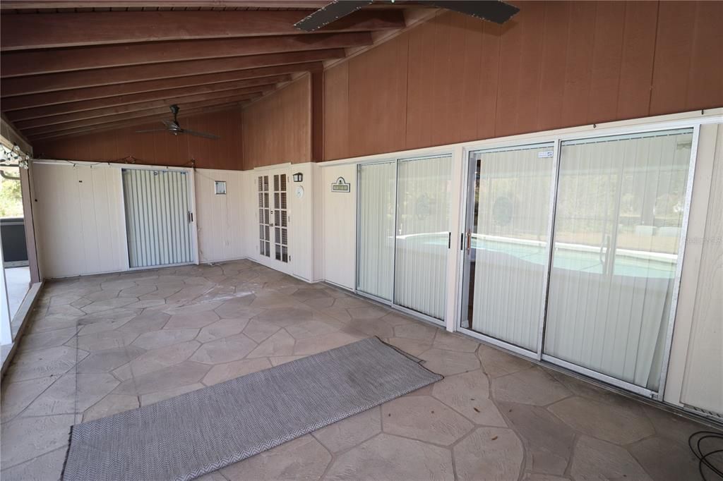 For Rent: $2,400 (3 beds, 2 baths, 1633 Square Feet)
