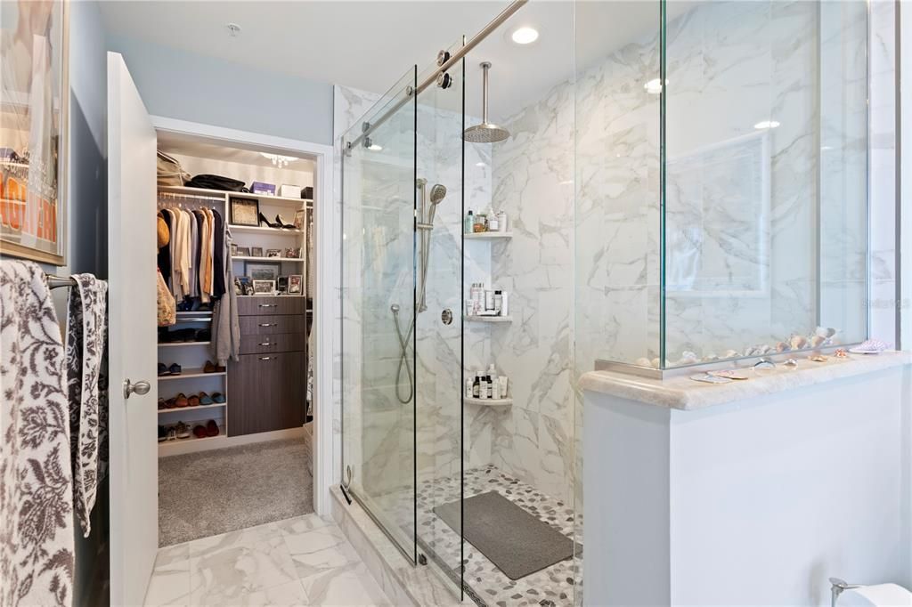 For Sale: $2,500,000 (2 beds, 2 baths, 1996 Square Feet)