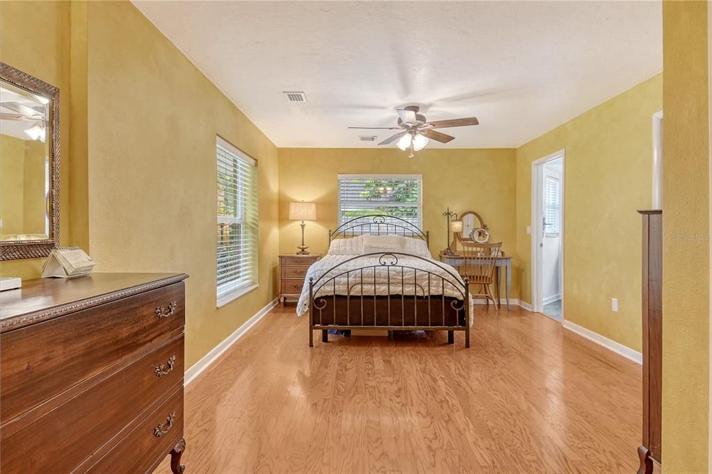 For Sale: $637,400 (4 beds, 2 baths, 2672 Square Feet)