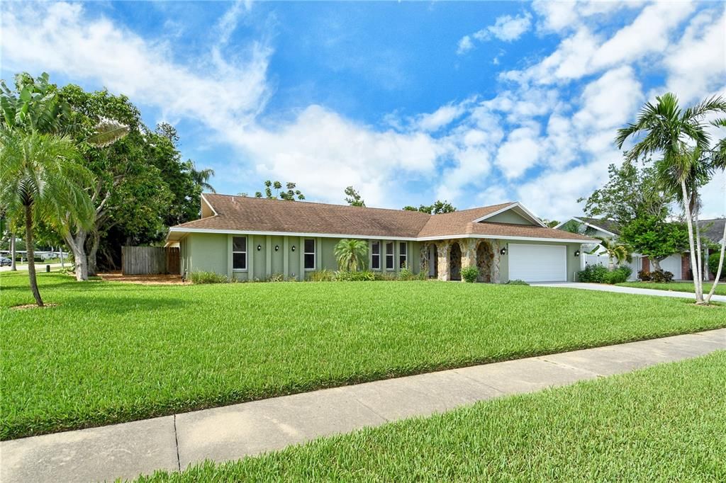 For Sale: $637,400 (4 beds, 2 baths, 2672 Square Feet)