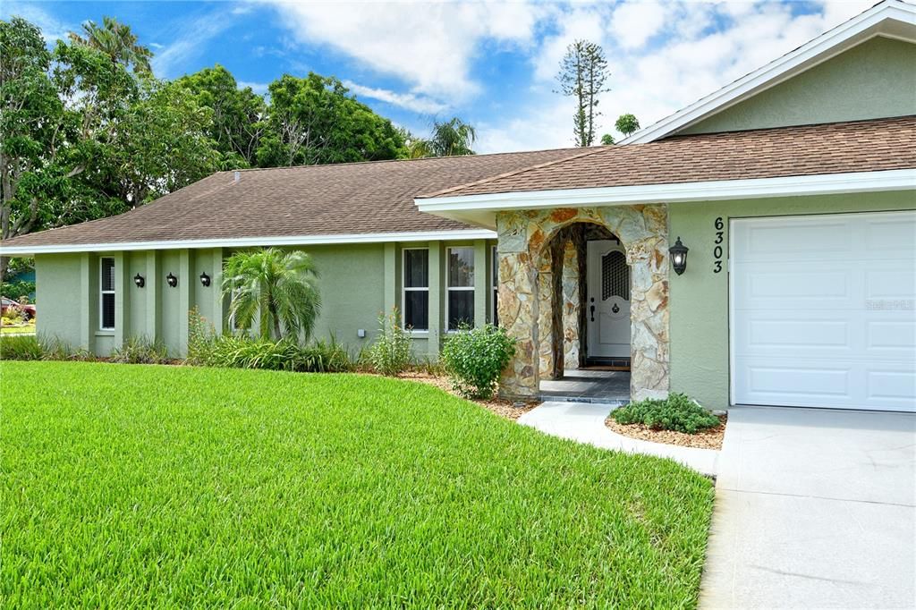 For Sale: $637,400 (4 beds, 2 baths, 2672 Square Feet)