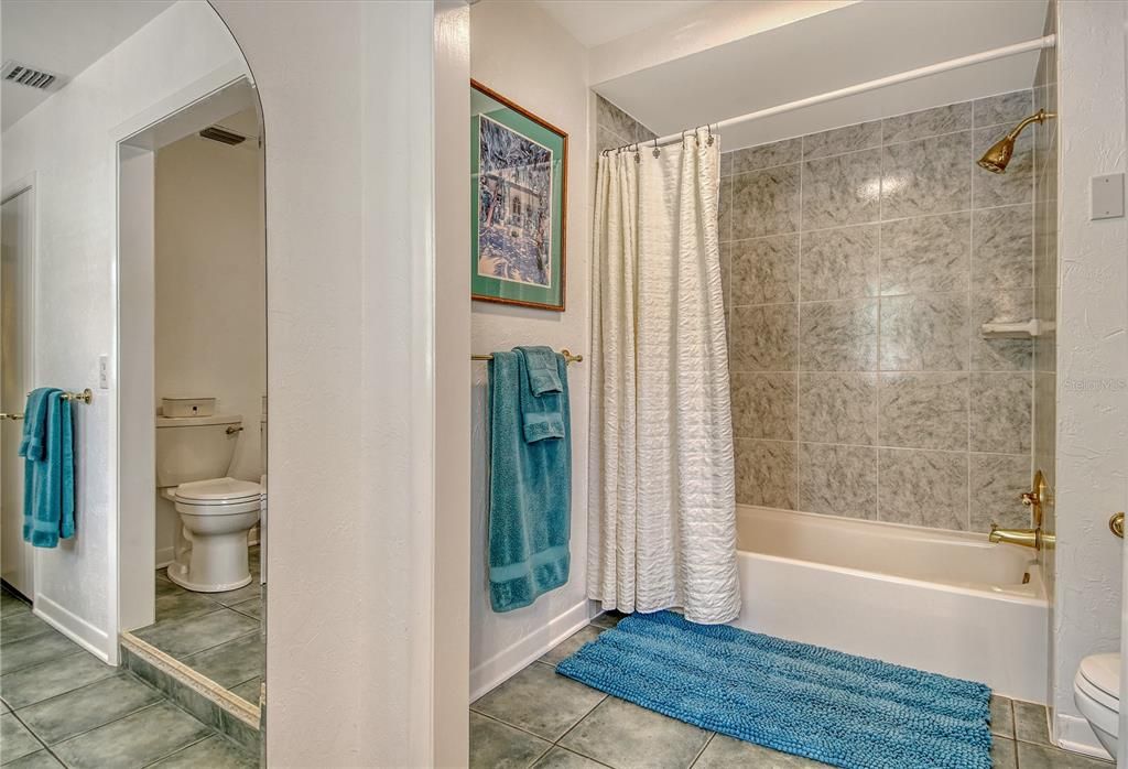 For Sale: $637,400 (4 beds, 2 baths, 2672 Square Feet)