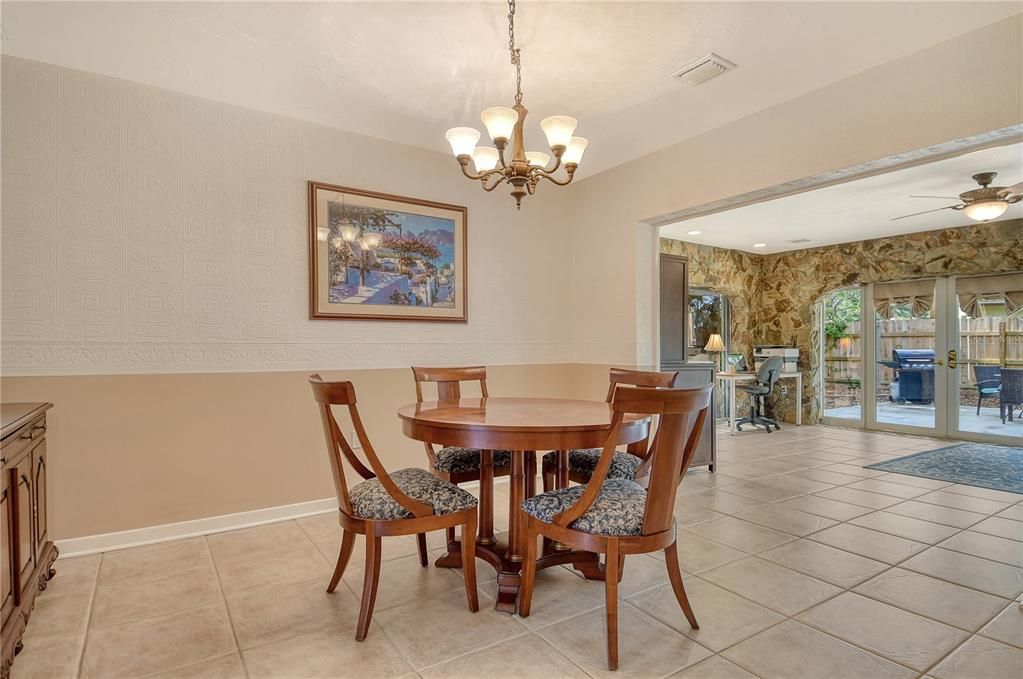 For Sale: $637,400 (4 beds, 2 baths, 2672 Square Feet)