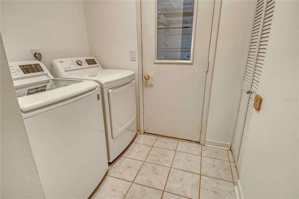 For Sale: $637,400 (4 beds, 2 baths, 2672 Square Feet)