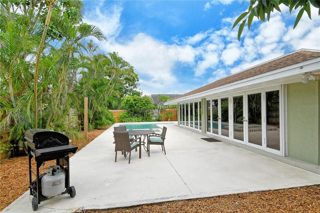 For Sale: $637,400 (4 beds, 2 baths, 2672 Square Feet)